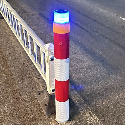 太阳能道口桩警示爆闪灯 绿色能源驱动的安全守护者